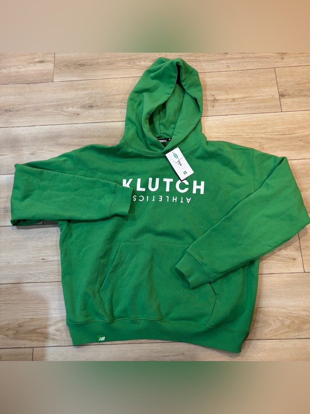 BRAND NEW! Men’s New Balance Klutch Athletics Oversized Sweatshirt large L